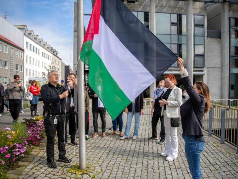 Fáni Palestínu dreginn að húni við Ráðhús Reykjavíkur