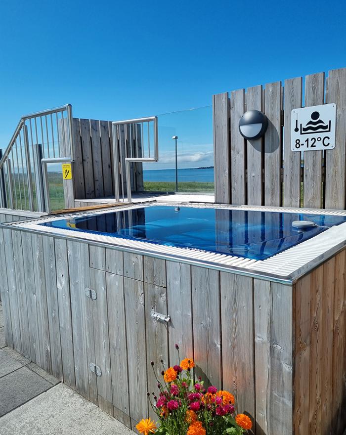 The cold tub at Klébergslaug.