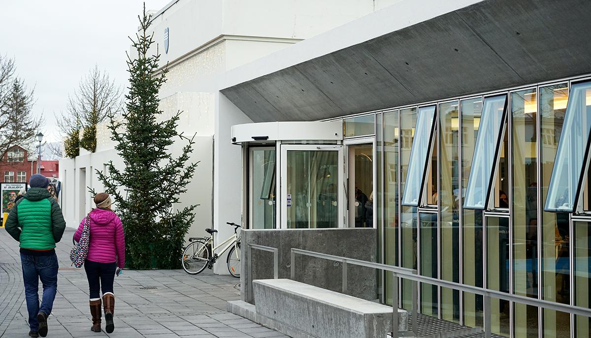 Entrance to Sundhöll Reykjavík Pool