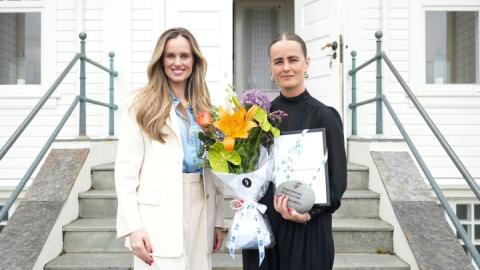 Borgarlistamaður Reykjavíkur Arnhildur Pálmadóttir ásamt Hildi Björnsdóttur borgarstjóra að lokinni afhöfn.