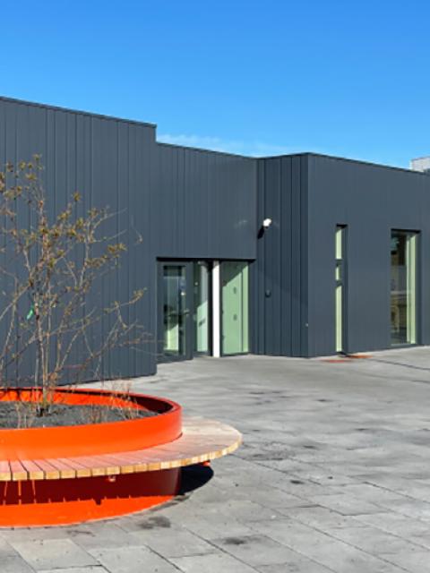 Front of Úlfarsárdalur City Library.